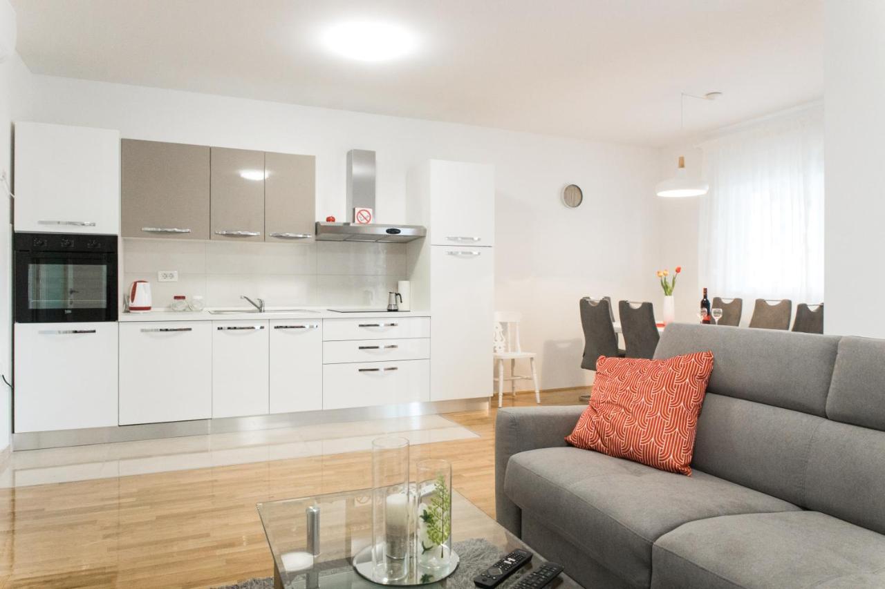 Apartment Zara - Luxury Apartment With Private Pool Екстер'єр фото