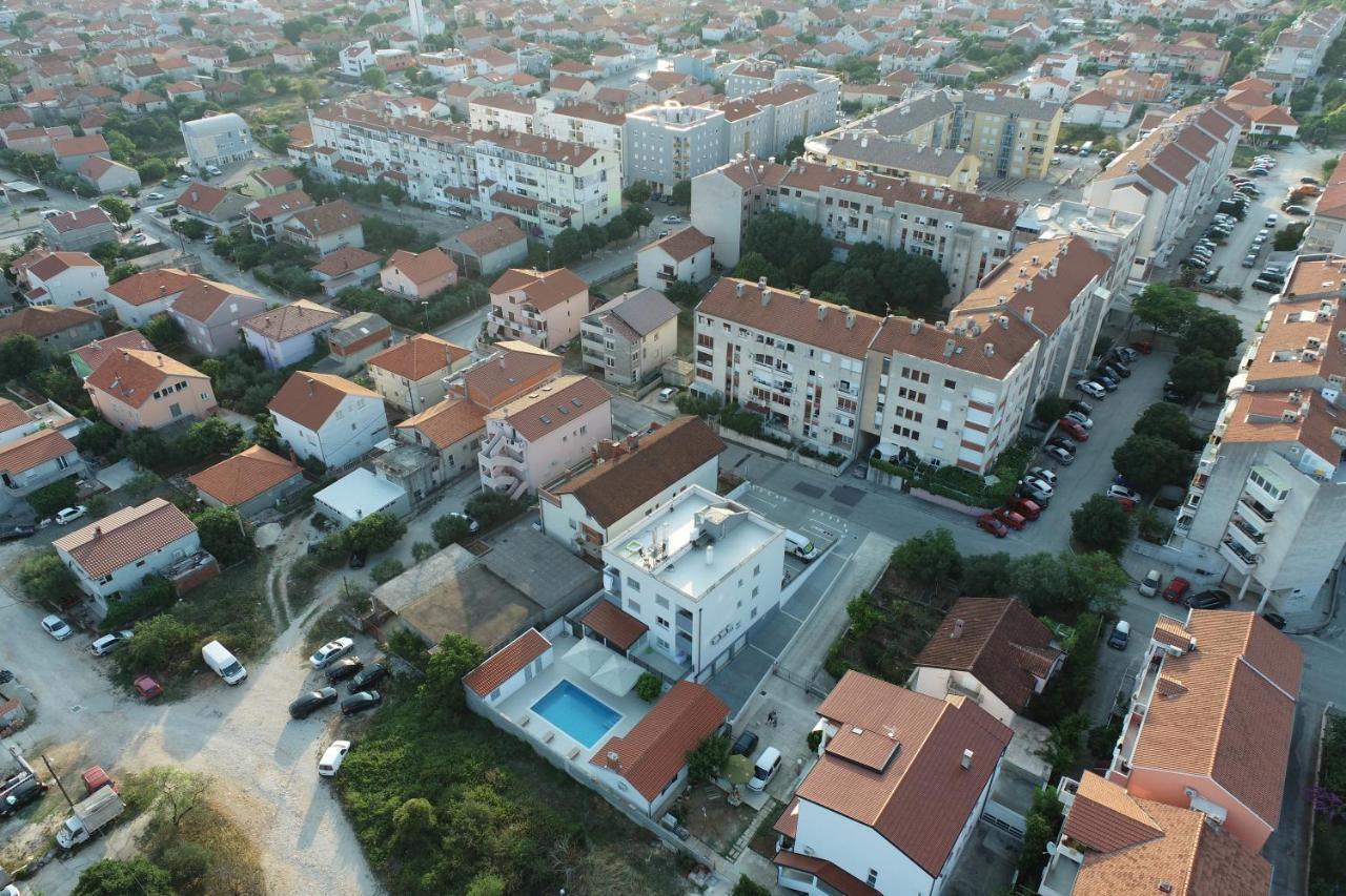 Apartment Zara - Luxury Apartment With Private Pool Екстер'єр фото