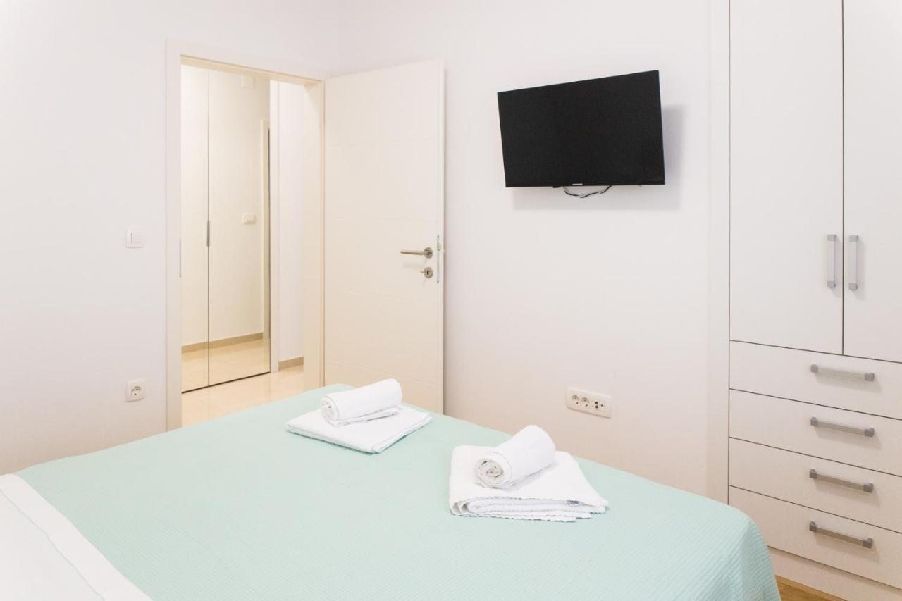 Apartment Zara - Luxury Apartment With Private Pool Екстер'єр фото