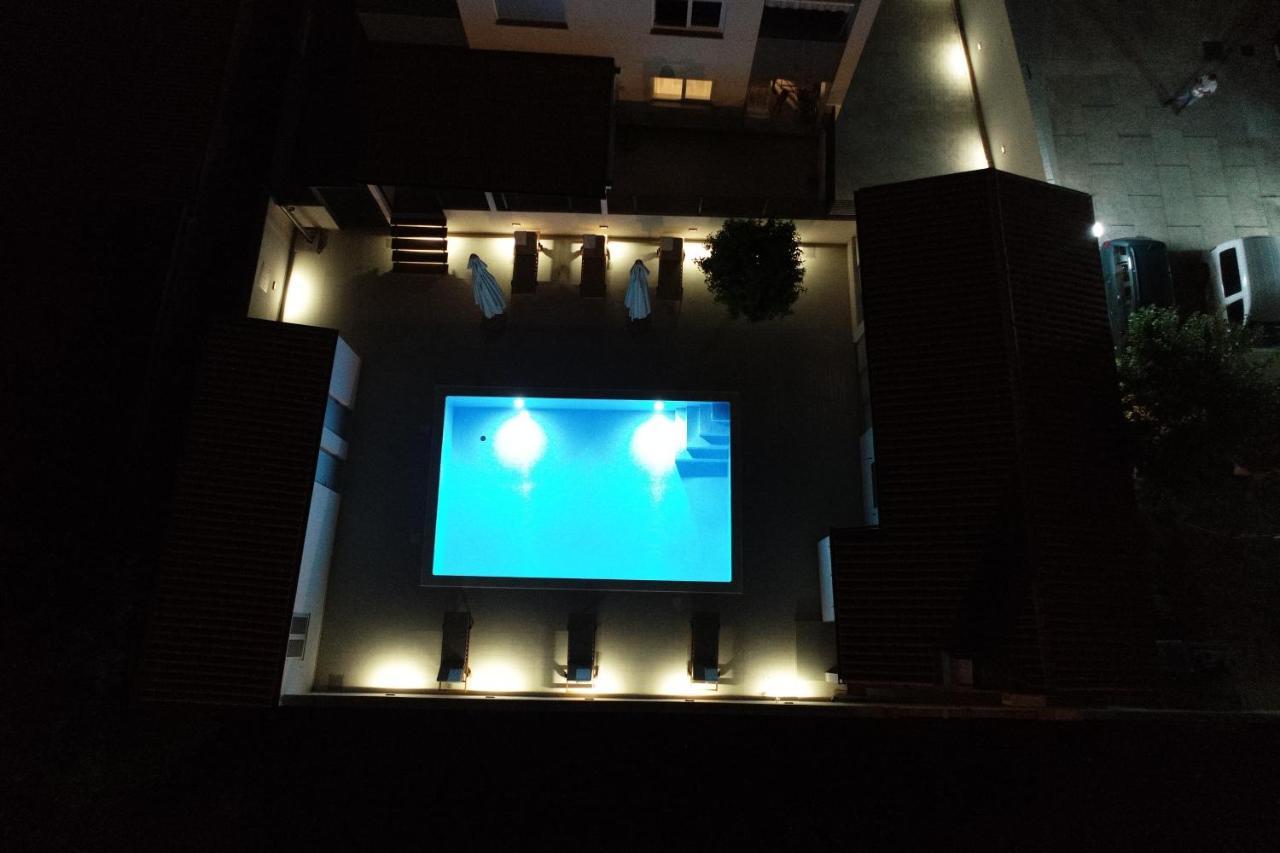 Apartment Zara - Luxury Apartment With Private Pool Екстер'єр фото