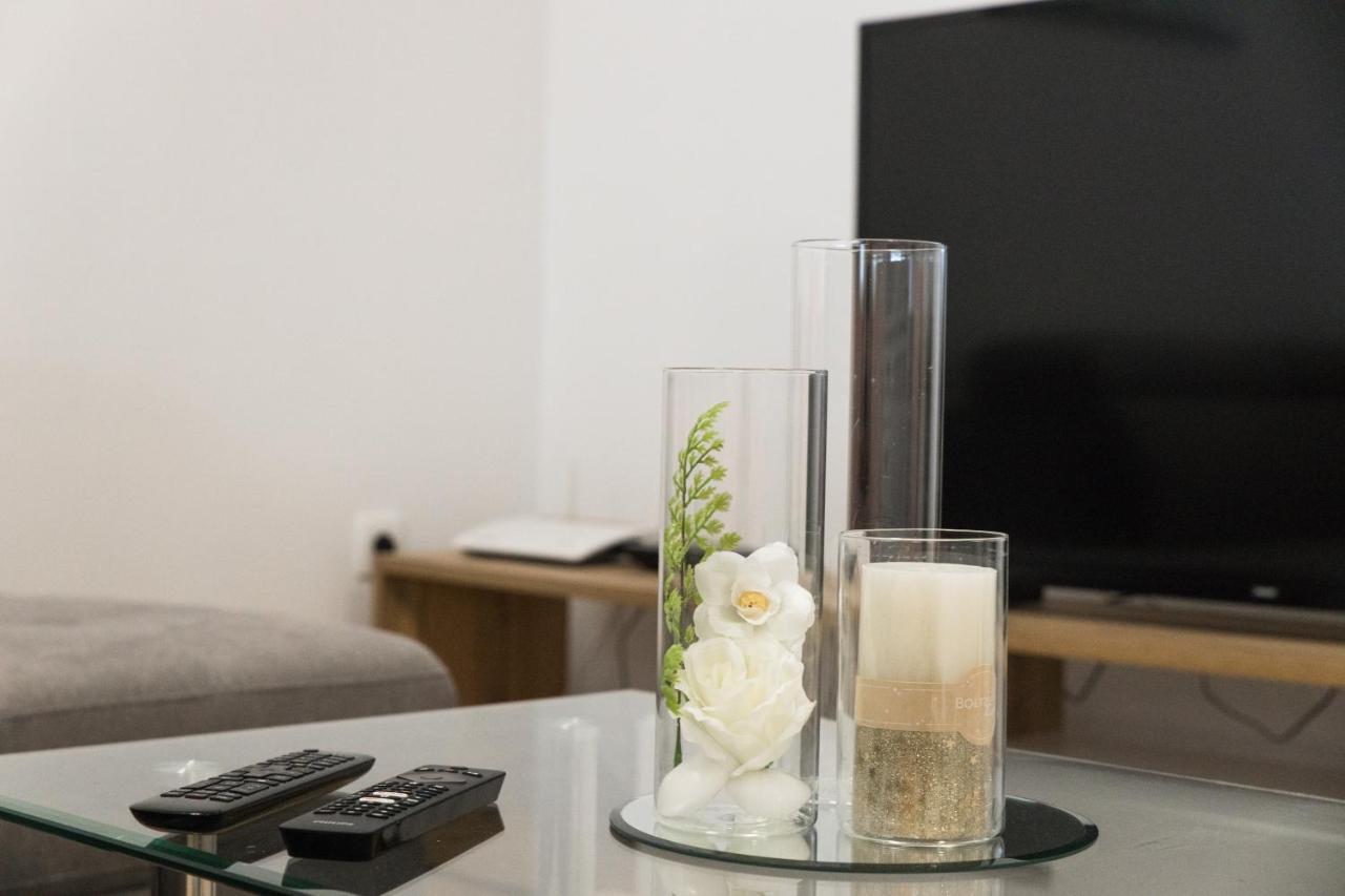 Apartment Zara - Luxury Apartment With Private Pool Екстер'єр фото