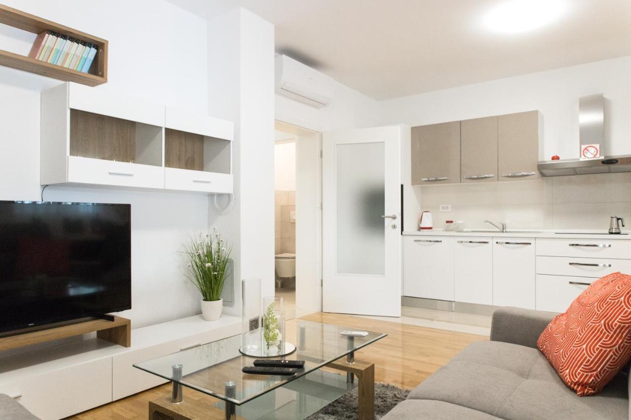 Apartment Zara - Luxury Apartment With Private Pool Екстер'єр фото