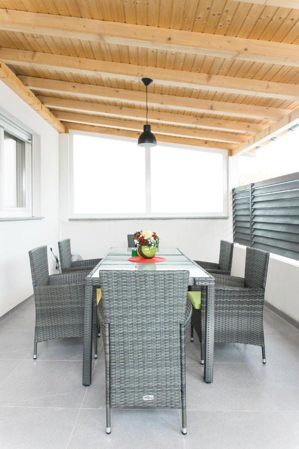 Apartment Zara - Luxury Apartment With Private Pool Екстер'єр фото
