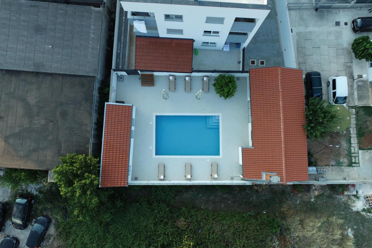 Apartment Zara - Luxury Apartment With Private Pool Екстер'єр фото