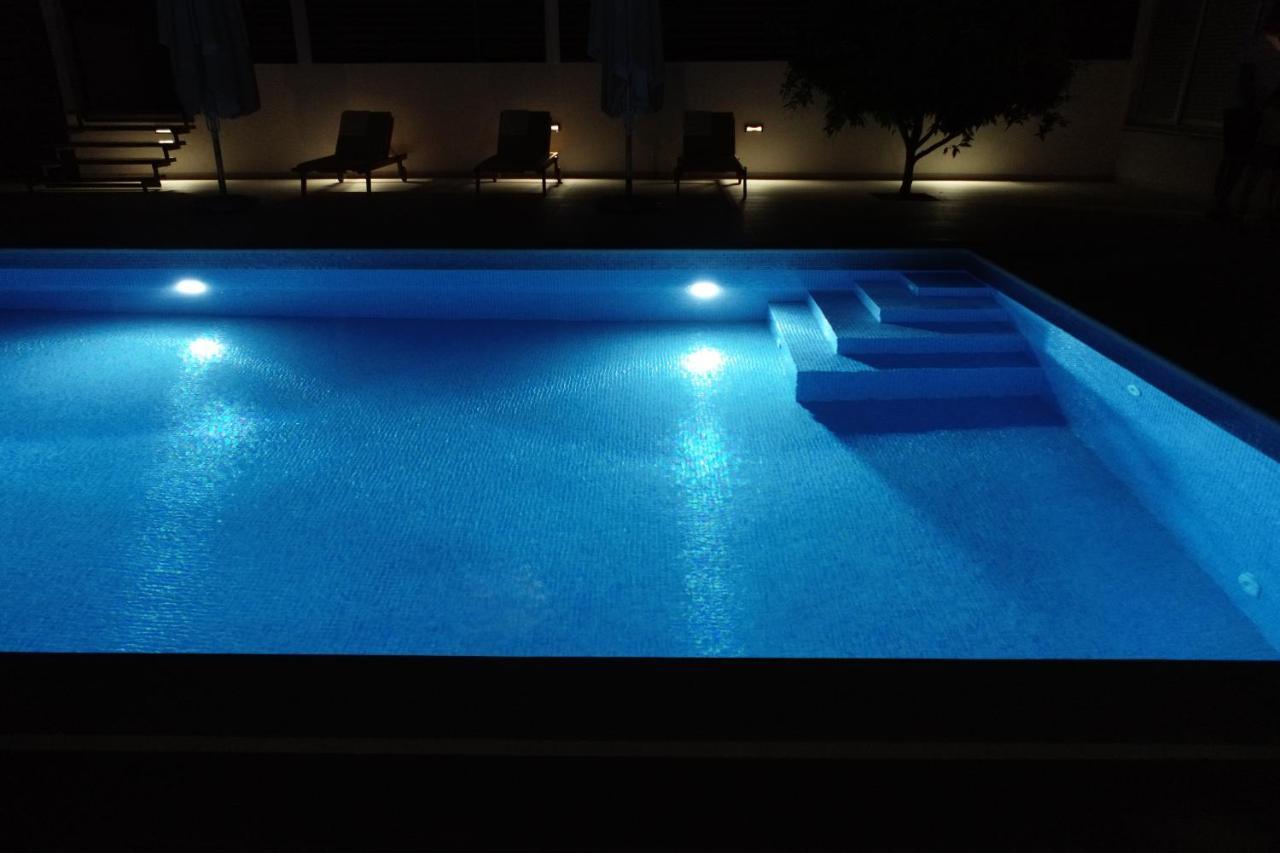 Apartment Zara - Luxury Apartment With Private Pool Екстер'єр фото